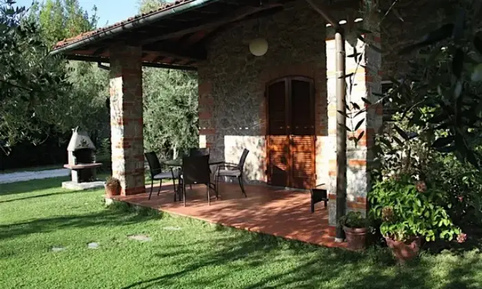Rexer-Pietrasanta-Villa-Vanna-con-Piscina-ALTRO