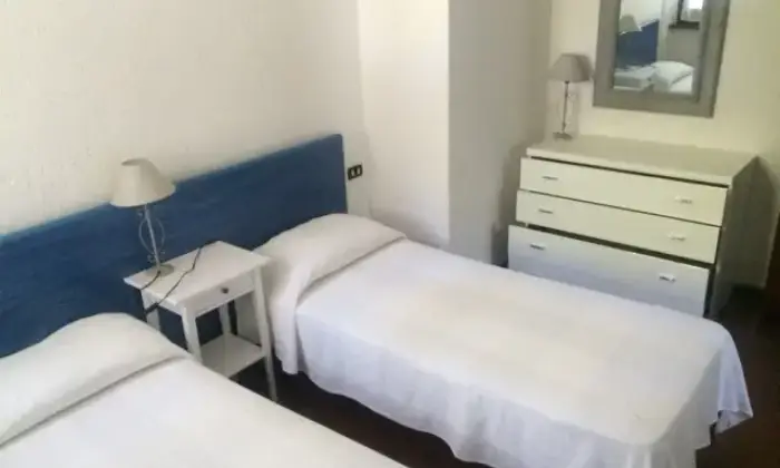 Rexer-Pietrasanta-Villa-Vanna-con-Piscina-CAMERA-DA-LETTO