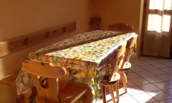 Rexer-Sampeyre-Appartamento-per-vacanze-in-montagna-SALONE