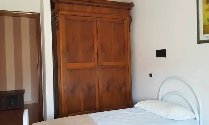 Rexer-Massa-Appartamento-in-villa-CAMERA-DA-LETTO
