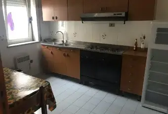 Rexer-Crucoli-Appartamento-in-affitto-CUCINA