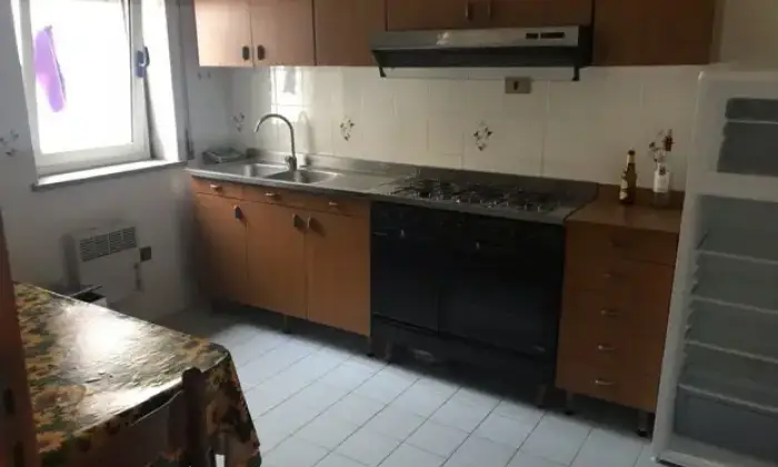 Rexer-Crucoli-Appartamento-in-affitto-CUCINA