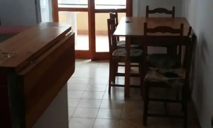 Rexer-Scalea-Bilocale-in-affitto-in-via-Pitagora-SALONE