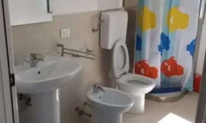 Rexer-Ragusa-Appartamento-a-Marina-di-RG-con-posto-auto-BAGNO