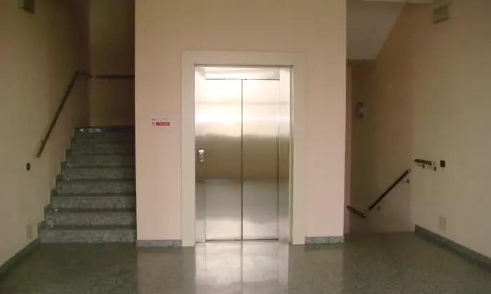 Rexer-Settala-PALAZZINA-INDIPENDENTE-UFFICI-IN-AFFITTO-Da-mq-A-mq-SALONE