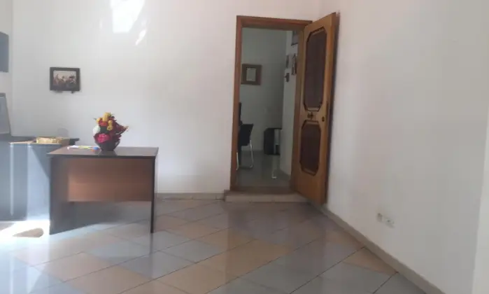 Rexer-VITTORIA-CENTRO-CITTA-destinazione-commerciale-PIANO-TERRA-STANZA