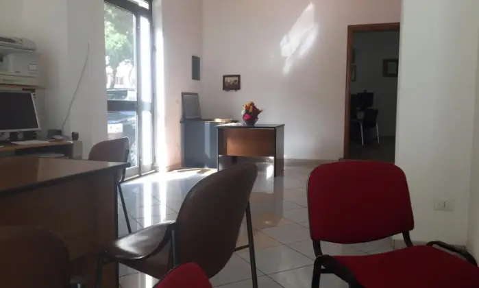 Rexer-VITTORIA-CENTRO-CITTA-destinazione-commerciale-PIANO-TERRA-STANZA