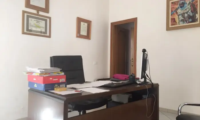 Rexer-VITTORIA-CENTRO-CITTA-destinazione-commerciale-PIANO-TERRA-STANZA