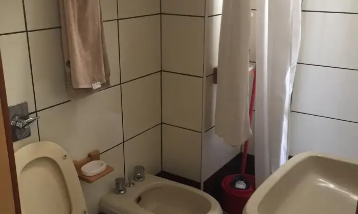 Rexer-VITTORIA-CENTRO-CITTA-destinazione-commerciale-BAGNO