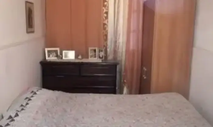 Rexer-Capraia-e-Limite-Affittasi-Grazioso-Appartamento-Capraia-e-Limite-CAMERA-DA-LETTO