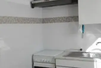 Rexer-Roma-AFFITTO-APPARTAMENTO-A-STUDENTI-MILITARI-CUCINA