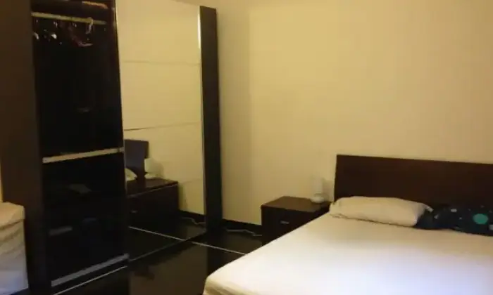 Rexer-Genova-Appartamento-vani-ben-ristrutturato-e-arredato-per-trasfertisti-da-met-giugno-CAMERA-DA-LETTO
