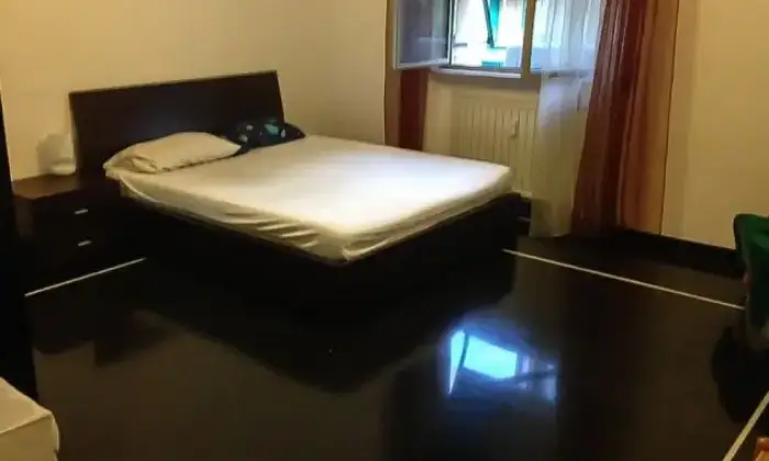 Rexer-Genova-Appartamento-vani-ben-ristrutturato-e-arredato-per-trasfertisti-da-met-giugno-CAMERA-DA-LETTO