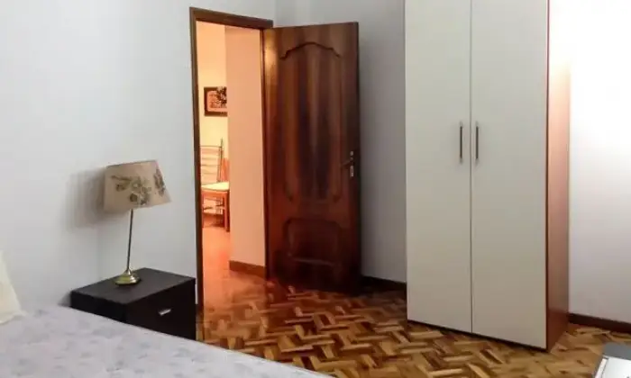 Rexer-Genova-Appartamento-vani-ben-ristrutturato-e-arredato-per-trasfertisti-da-met-giugno-CAMERA-DA-LETTO