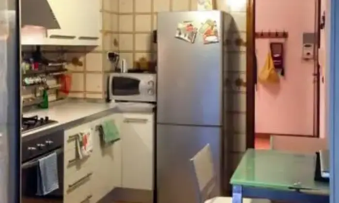 Rexer-Genova-Appartamento-vani-ben-ristrutturato-e-arredato-per-trasfertisti-da-met-giugno-CUCINA