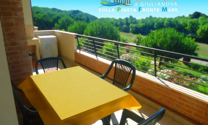 Rexer-Giulianova-Residenza-Riva-del-Sole-sulla-Pineta-FronteMare-TERRAZZO