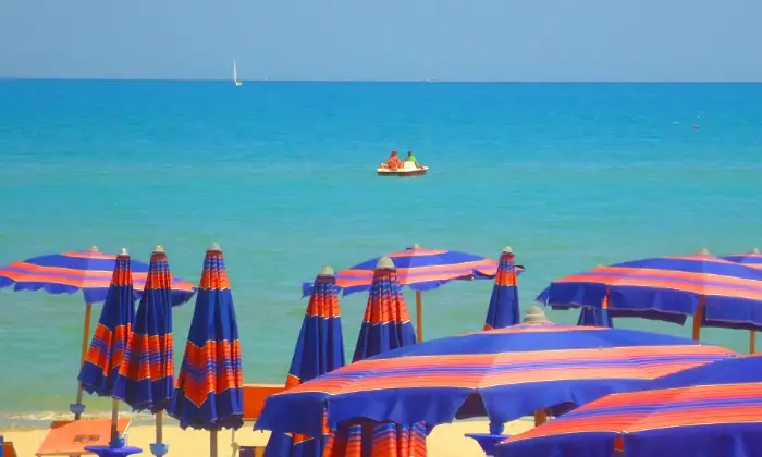 Rexer-Giulianova-Monolocale-con-giardinetto-e-posto-auto-a-Giulianova-sulla-Pineta-FRONTEMARE-Mare-BANDIERA-BLU