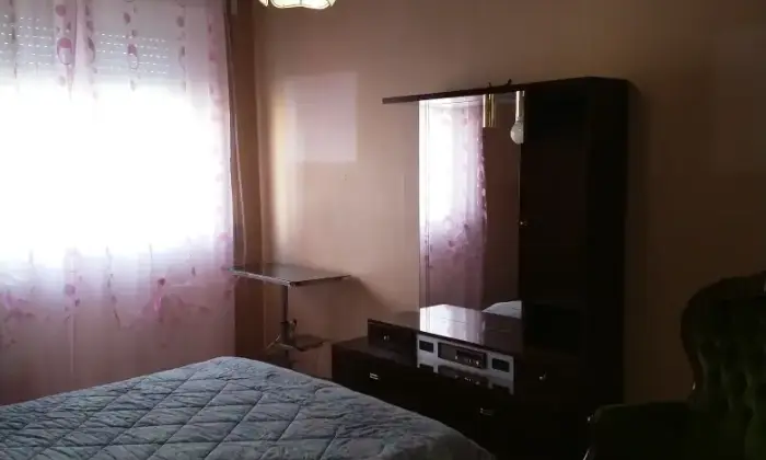 Rexer-roma-Affitto-bilocale-arredato-e-ristrutturato-SALONE
