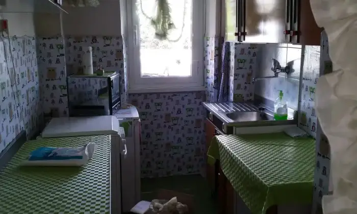 Rexer-roma-Affitto-bilocale-arredato-e-ristrutturato-CUCINA