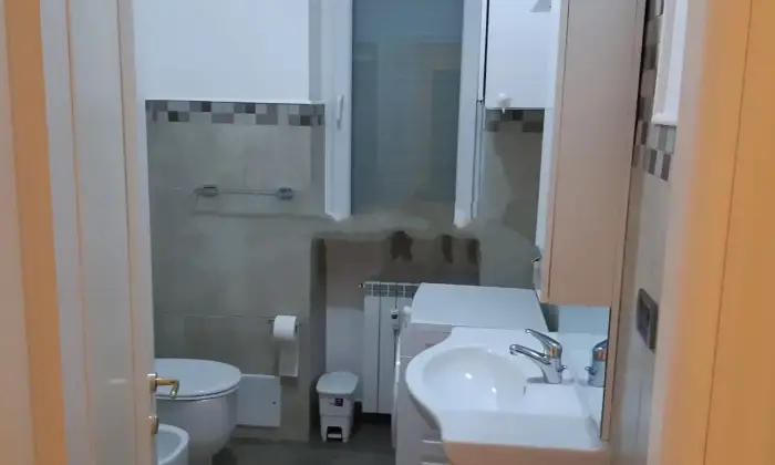 Rexer-Alessandria-Trilocale-in-affitto-in-piazza-Dossena-BAGNO