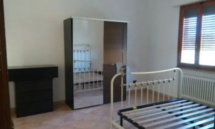 Rexer-Altopascio-Affitta-camera-VILLA-TINAGRI-CAMERA-DA-LETTO