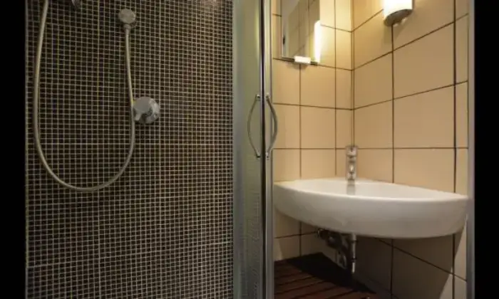Rexer-Milano-Splendido-trilocale-in-Porta-Venezia-BAGNO