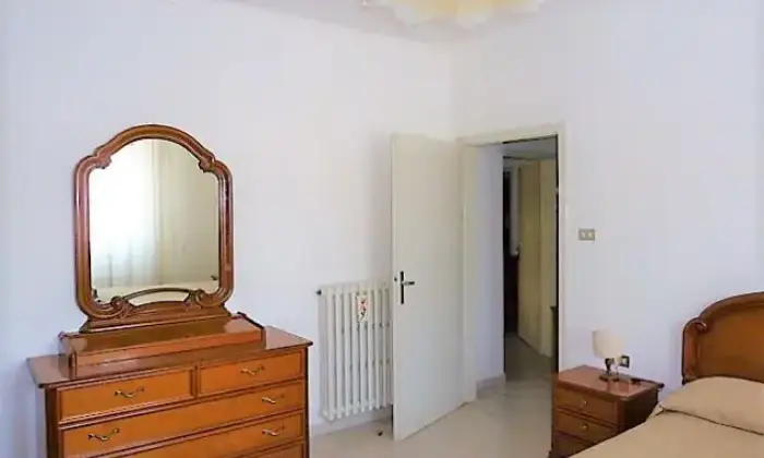 Rexer-Bologna-Appartamento-a-studenti-da-settembre-CAMERA-DA-LETTO