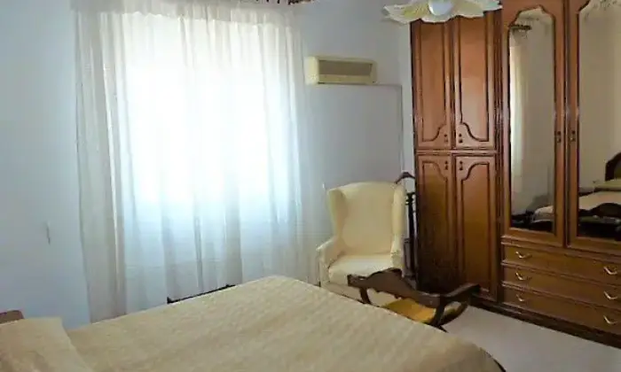 Rexer-Bologna-Appartamento-a-studenti-da-settembre-CAMERA-DA-LETTO