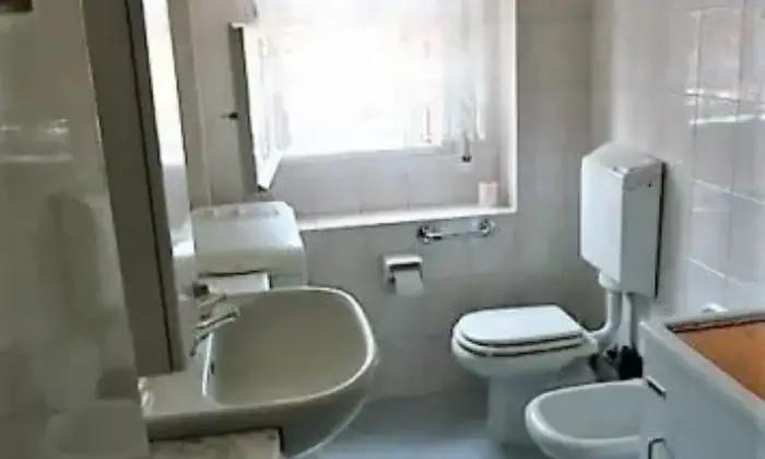 Rexer-Bologna-Appartamento-a-studenti-da-settembre-BAGNO