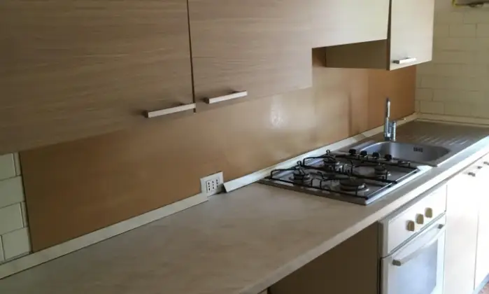 Rexer-Cremona-Ampio-bilocale-luminoso-centralissimo-CUCINA