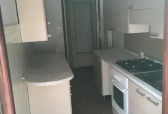 Rexer-Cremona-Ampio-bilocale-luminoso-centralissimo-CUCINA