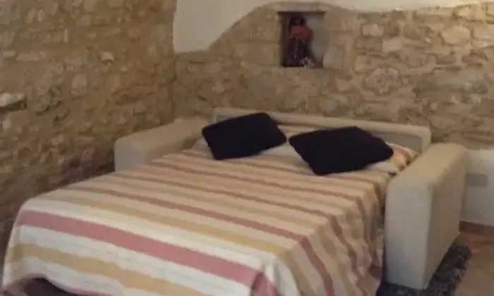 Rexer-Preci-Monolocale-in-affitto-in-umbria-CAMERA-DA-LETTO