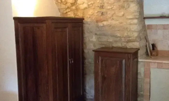 Rexer-Preci-Monolocale-in-affitto-in-umbria-SALONE