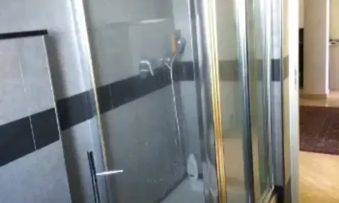 Rexer-Torino-Ampio-bilocale-arredato-a-Torino-zona-Mirafiori-BAGNO