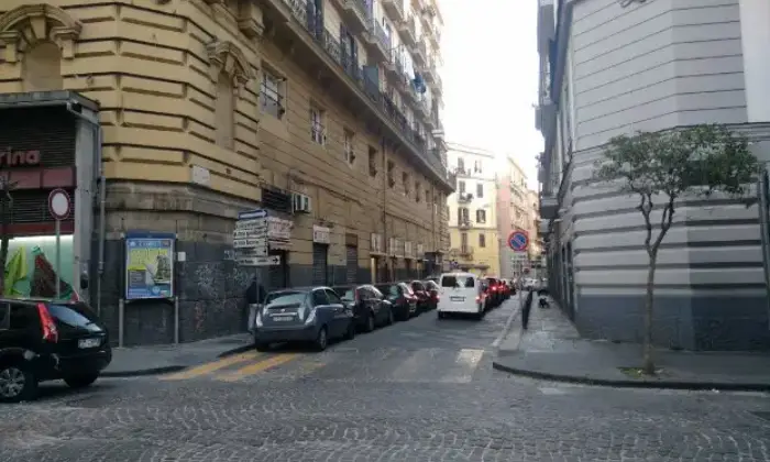 Rexer-Napoli-Locale-Commerciale-in-affitto-in-piazza-Nicola-Amore-ALTRO