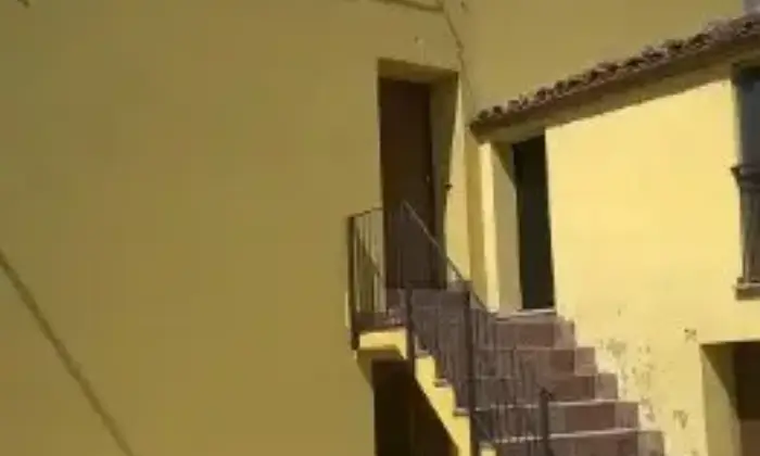 Rexer-Tossicia-Affittasi-casa-indipendente-su-tre-livelli-ALTRO