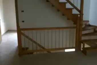 Rexer-Tossicia-Affittasi-casa-indipendente-su-tre-livelli-ALTRO
