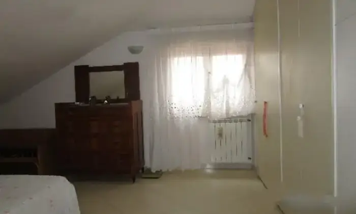 Rexer-Chieti-Mansarda-in-affitto-CAMERA-DA-LETTO