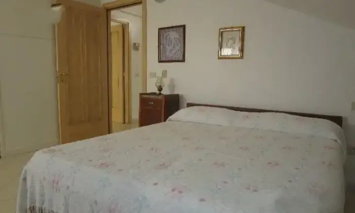Rexer-Chieti-Mansarda-in-affitto-CAMERA-DA-LETTO