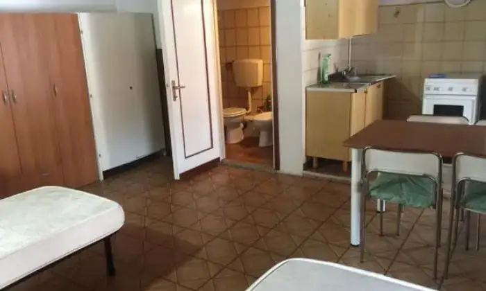 Rexer-Pavia-Monolocale-per-studenti-strada-Nuova-CAMERA-DA-LETTO