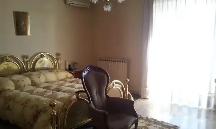Rexer-Qualiano-APPARTAMENTO-BEN-RIFINITO-TRE-VANI-CON-TERMOCAMINO-E-BALCONATA-SOLEGGIATA-CAMERA-DA-LETTO
