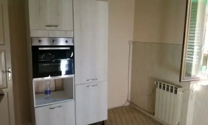 Rexer-Messina-Affittasi-appartamento-parzialmente-ristrutturato-CUCINA