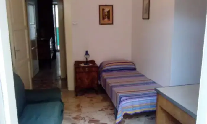 Rexer-Messina-Affittasi-appartamento-parzialmente-ristrutturato-CAMERA-DA-LETTO