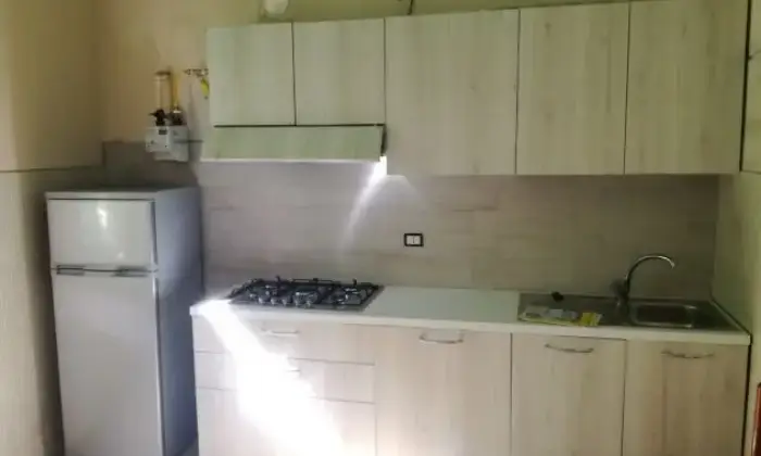 Rexer-Messina-Affittasi-appartamento-parzialmente-ristrutturato-CUCINA