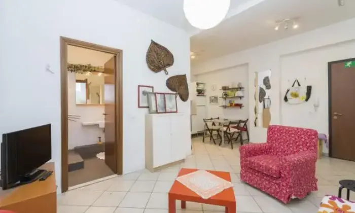 Rexer-Roma-Appartamento-camere-da-letto-metropolitana-Colli-Albani-SALONE
