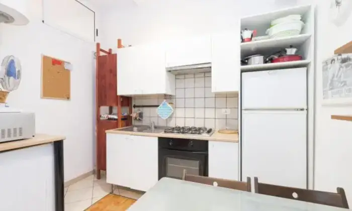 Rexer-Roma-Appartamento-camere-da-letto-metropolitana-Colli-Albani-CUCINA