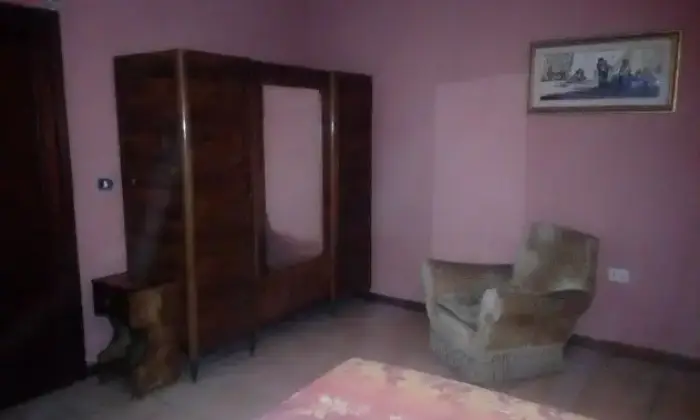 Rexer-Lucca-Bilocale-affittasi-CAMERA-DA-LETTO
