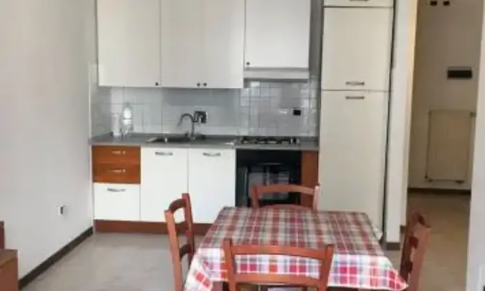 Rexer-Perugia-Affittasi-appartamento-Zona-Stazione-Libero-da-Luglio-CUCINA