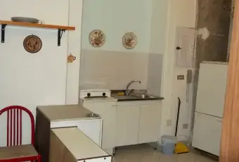 Rexer-Napoli-Monolocale-arredato-a-non-residenti-adiacenze-piazza-plebiscito-contes-signorile-CUCINA