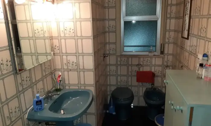 Rexer-Palermo-TRIVANI-ARREDATO-VIA-LAURANA-ZONA-VILLABIANCA-PALERMO-BAGNO